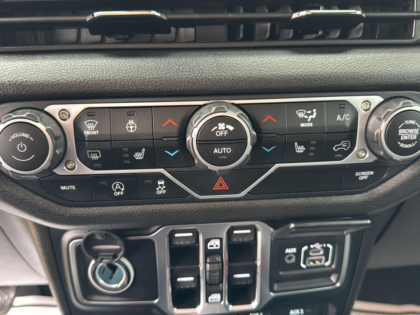 2025 Jeep Wrangler 4-Door Willys 4x4