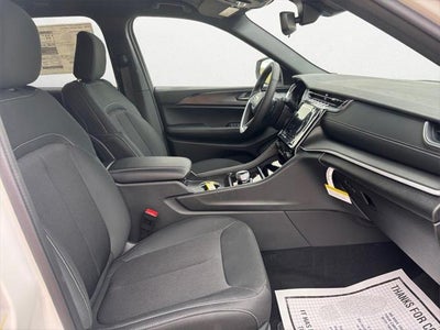 2025 Jeep Grand Cherokee GRAND CHEROKEE LAREDO 4X4