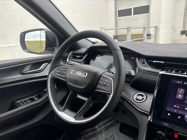 2025 Jeep Grand Cherokee GRAND CHEROKEE LAREDO 4X4