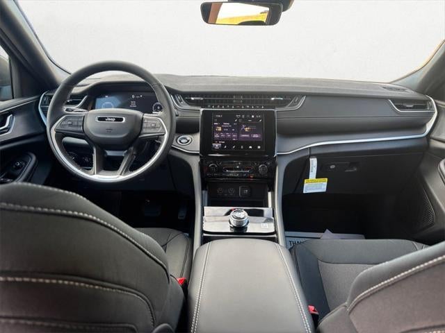 2025 Jeep Grand Cherokee GRAND CHEROKEE LAREDO 4X4