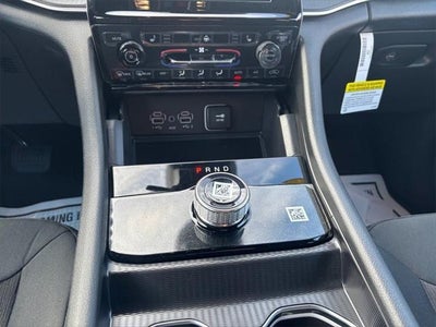 2025 Jeep Grand Cherokee GRAND CHEROKEE LAREDO 4X4