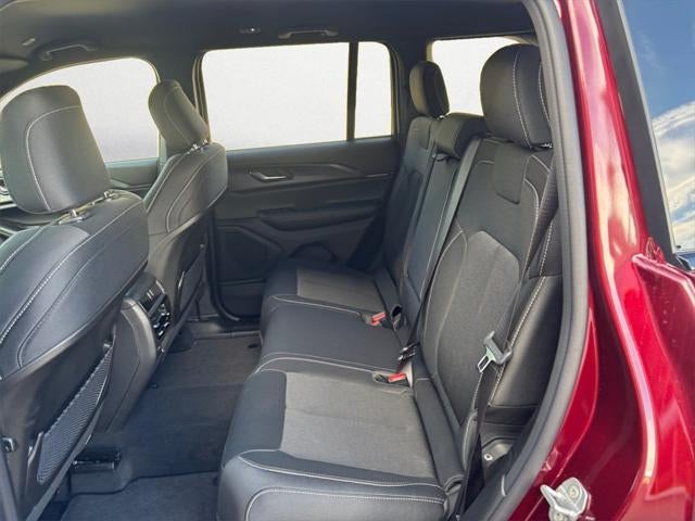 2025 Jeep Grand Cherokee GRAND CHEROKEE LAREDO 4X4