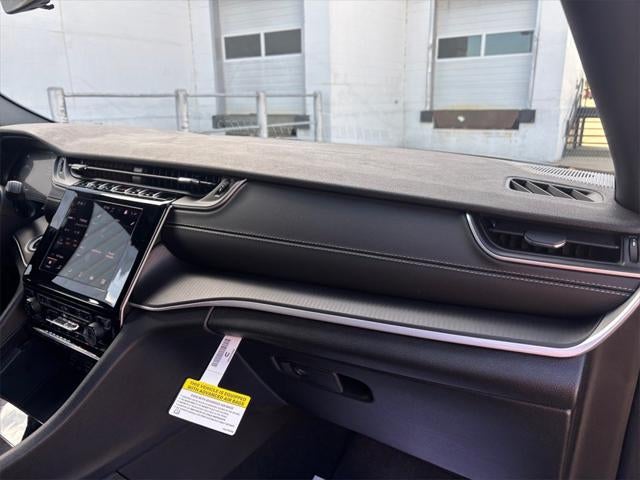 2025 Jeep Grand Cherokee GRAND CHEROKEE LAREDO 4X4