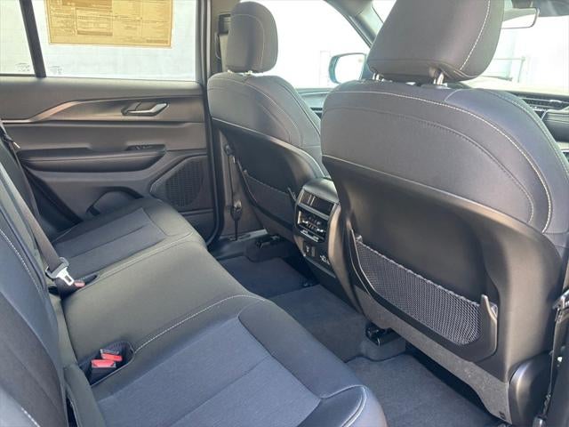 2025 Jeep Grand Cherokee GRAND CHEROKEE LAREDO 4X4