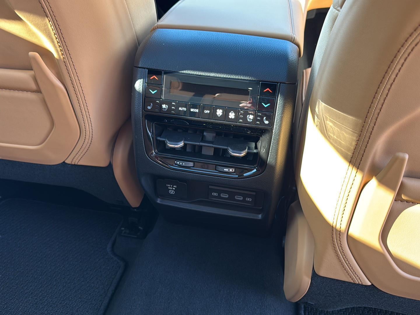 2026 Jeep Grand Cherokee GRAND CHEROKEE SUMMIT 4X4