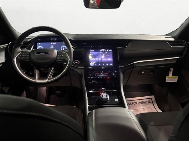 2025 Jeep Grand Cherokee GRAND CHEROKEE L LAREDO X 4X4