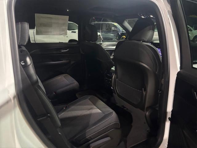 2025 Jeep Grand Cherokee GRAND CHEROKEE L LAREDO X 4X4