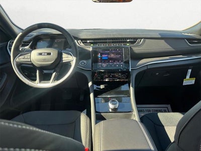 2025 Jeep Grand Cherokee GRAND CHEROKEE L LAREDO X 4X4