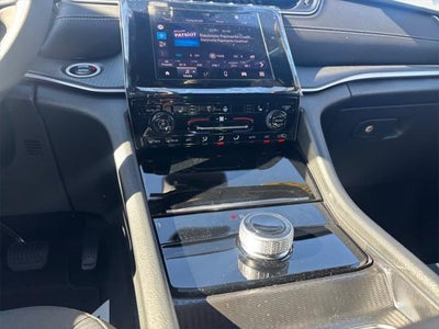 2025 Jeep Grand Cherokee GRAND CHEROKEE L LAREDO X 4X4