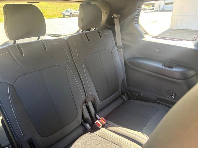 2025 Jeep Grand Cherokee GRAND CHEROKEE L LAREDO X 4X4