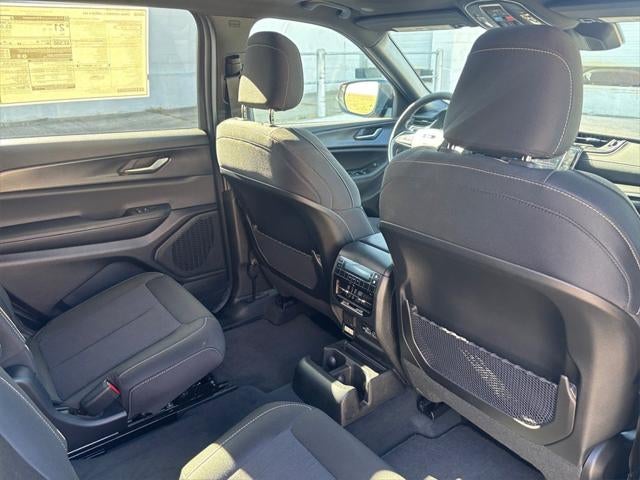 2025 Jeep Grand Cherokee GRAND CHEROKEE L LAREDO X 4X4