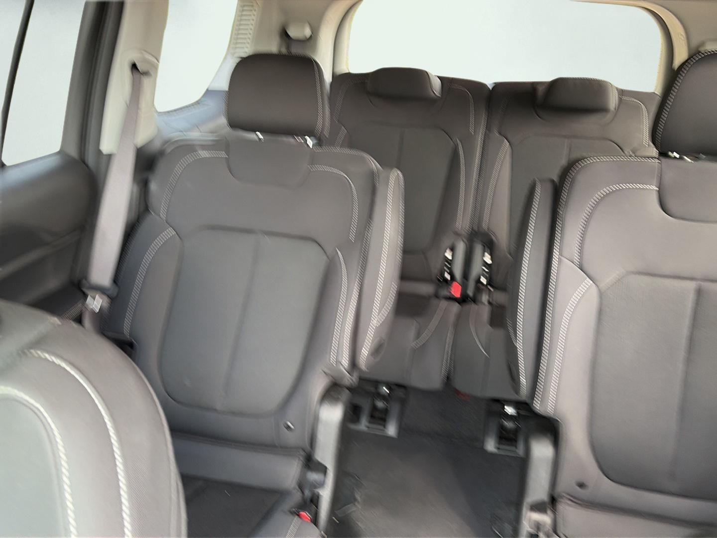 2023 Jeep Grand Cherokee L Laredo 4x4