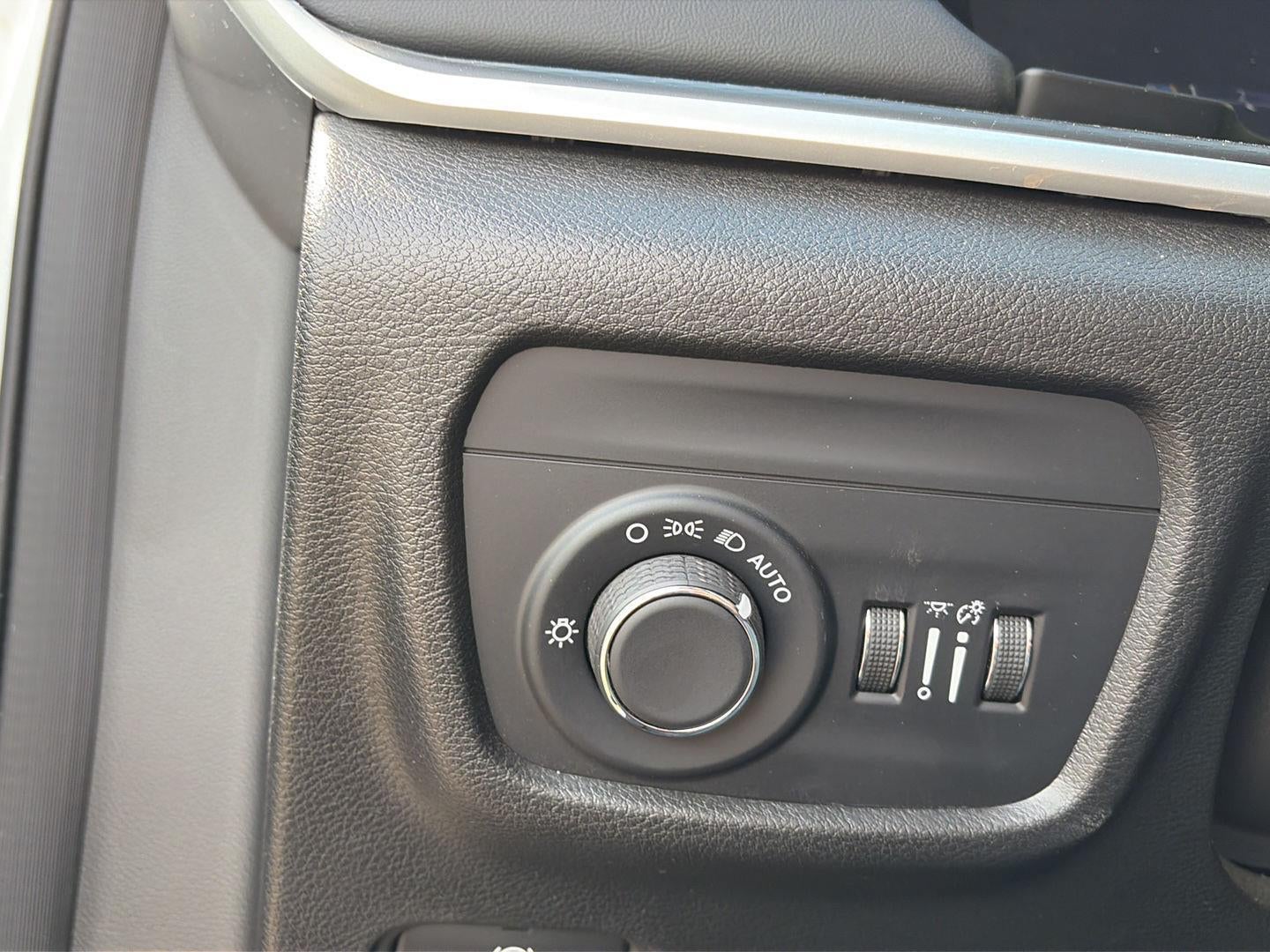 2023 Jeep Grand Cherokee L Laredo 4x4