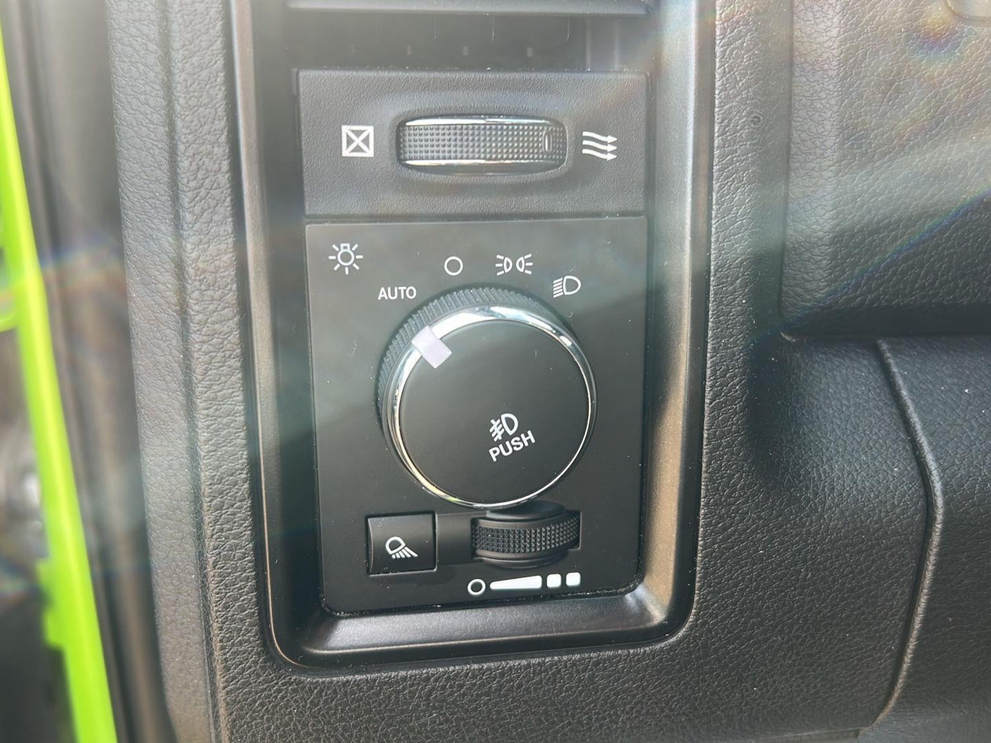 2017 RAM 1500 Sport Crew Cab 4x4 5'7' Box