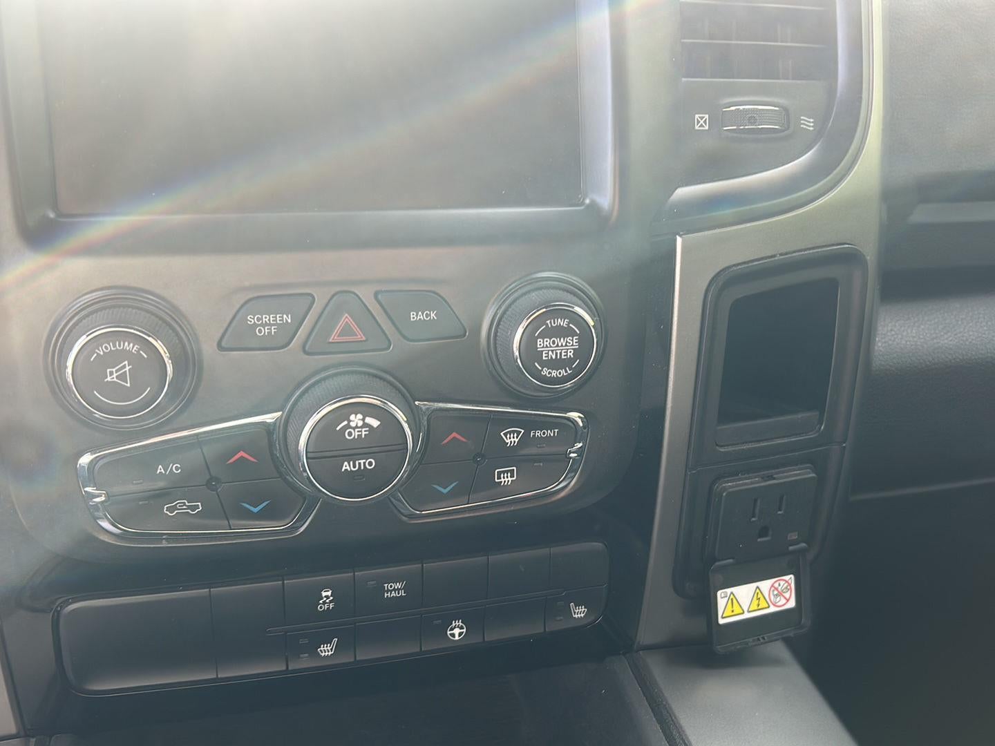 2017 RAM 1500 Sport Crew Cab 4x4 5'7' Box