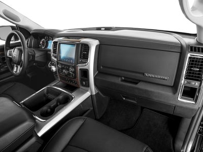 2017 RAM 1500 Laramie Crew Cab 4x4 6'4' Box