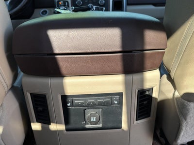 2017 RAM 1500 Laramie Crew Cab 4x4 6'4' Box