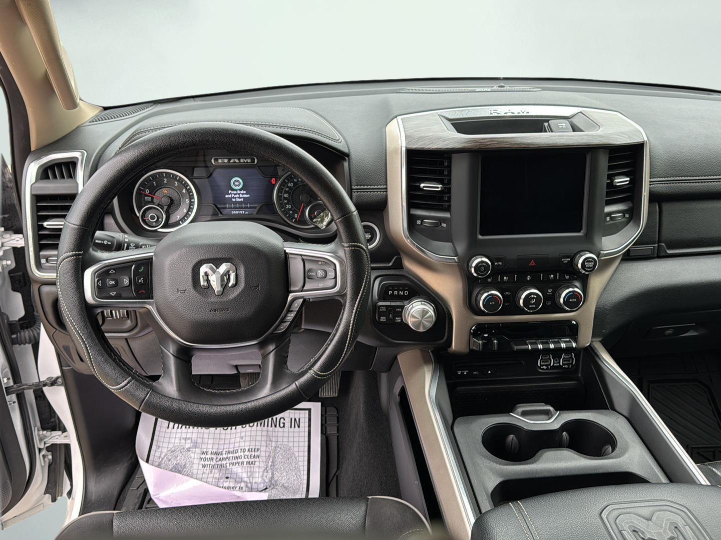 2019 RAM 1500 Laramie Crew Cab 4x4 5'7' Box