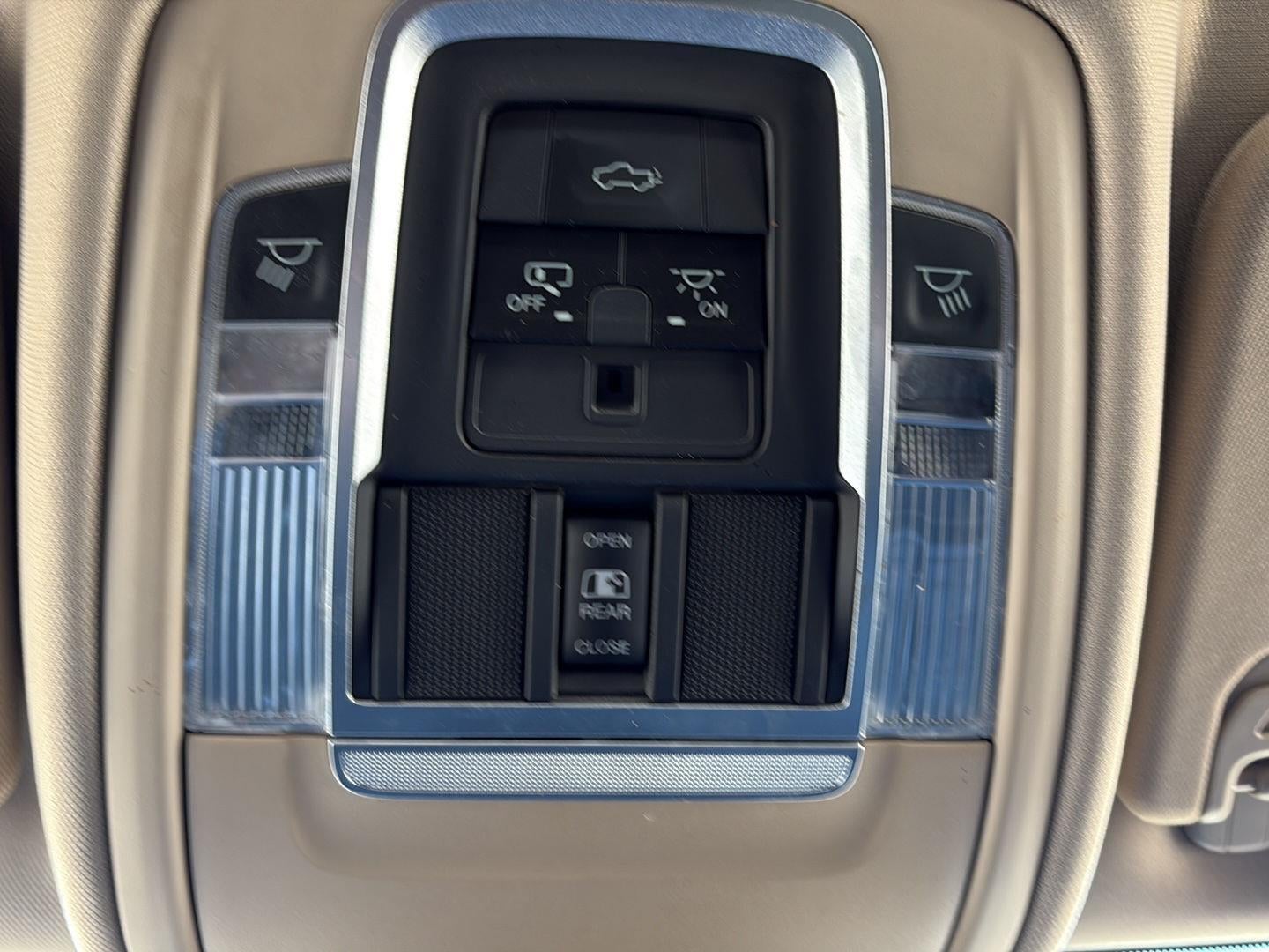 2021 RAM 1500 Laramie Crew Cab 4x4 6'4' Box