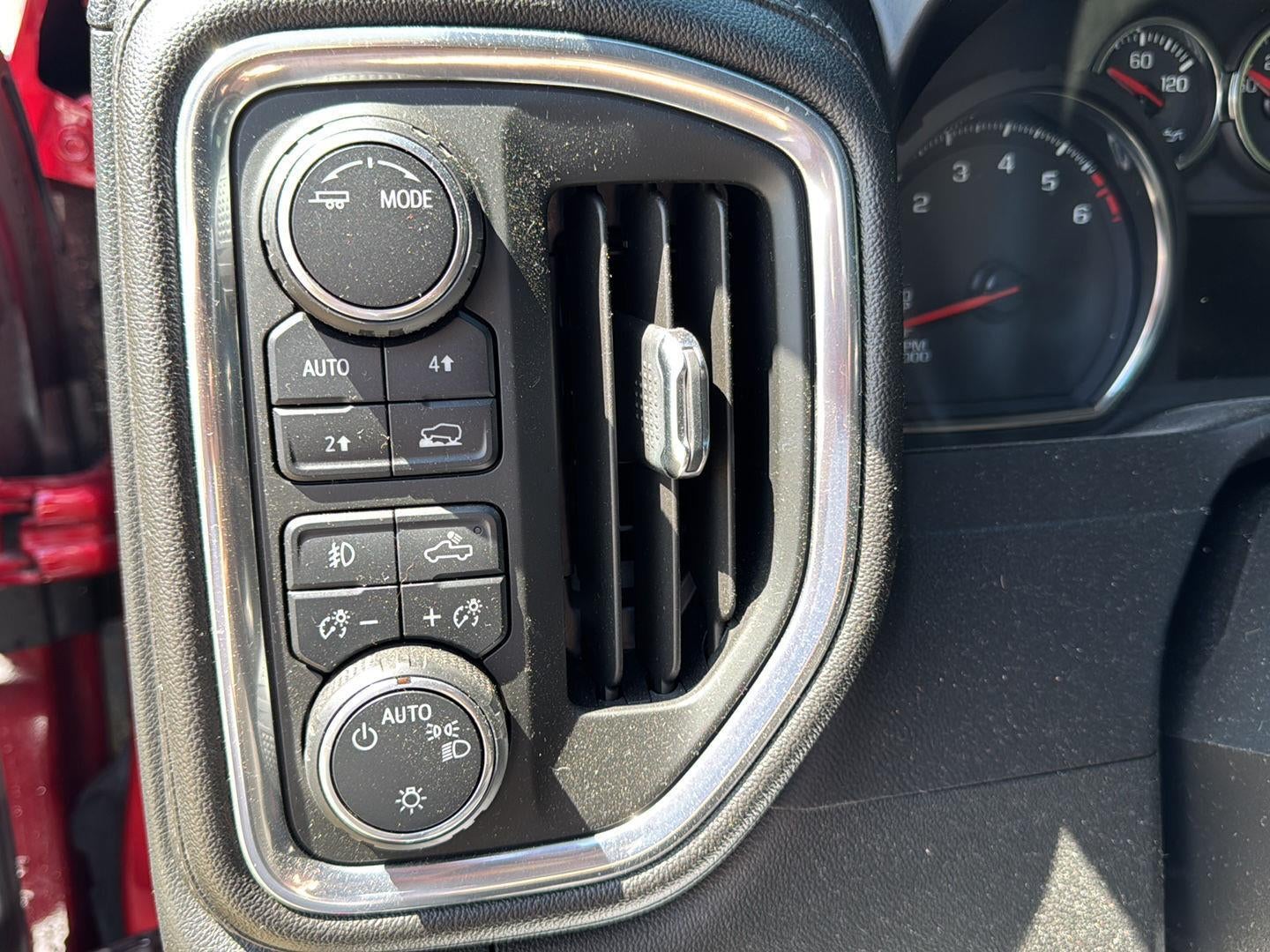 2020 Chevrolet Silverado 1500 4WD Crew Cab Short Bed RST