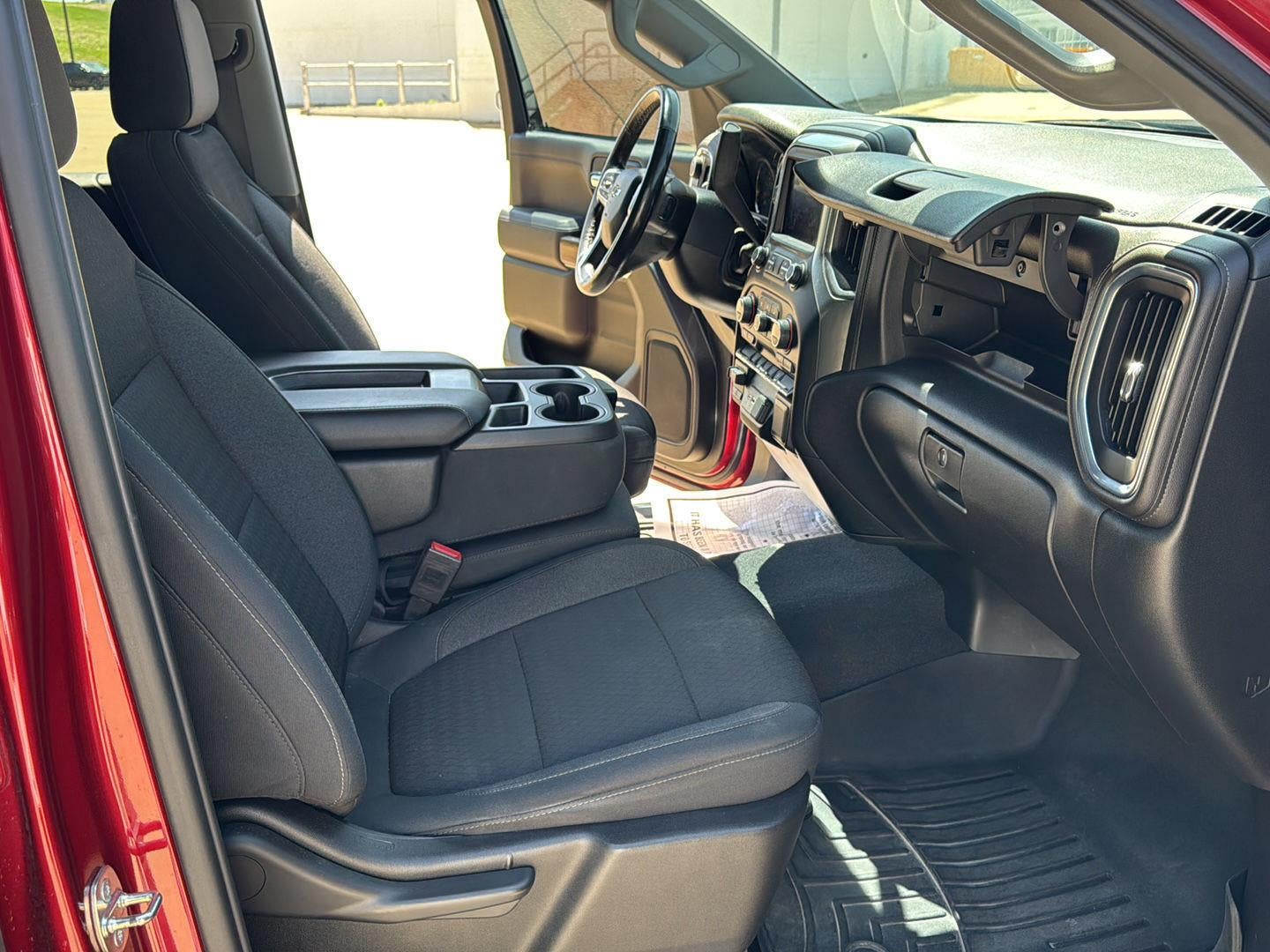 2020 Chevrolet Silverado 1500 4WD Crew Cab Short Bed RST