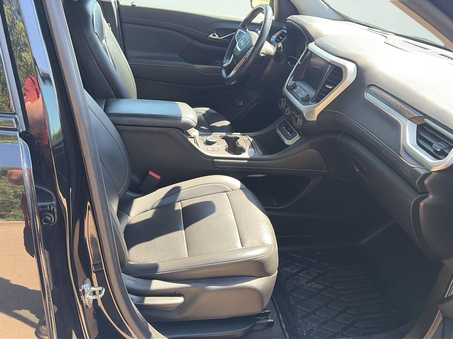 2023 GMC Acadia AWD SLT