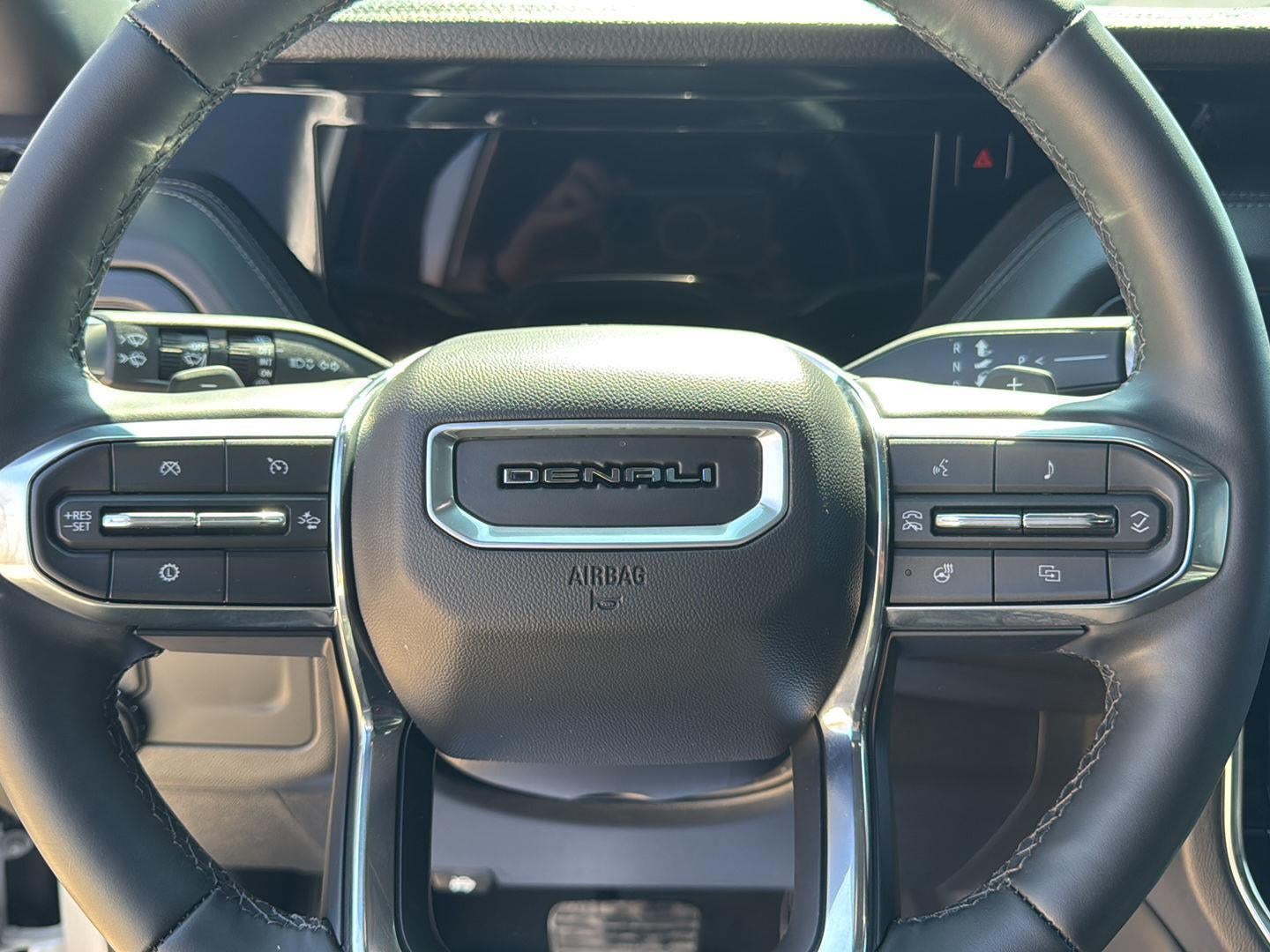 2025 GMC Yukon 4WD Denali