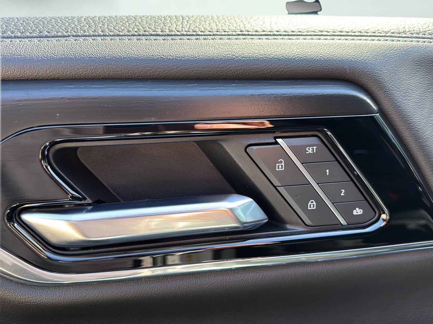 2025 GMC Yukon 4WD Denali