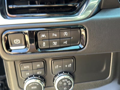 2025 GMC Yukon 4WD Denali