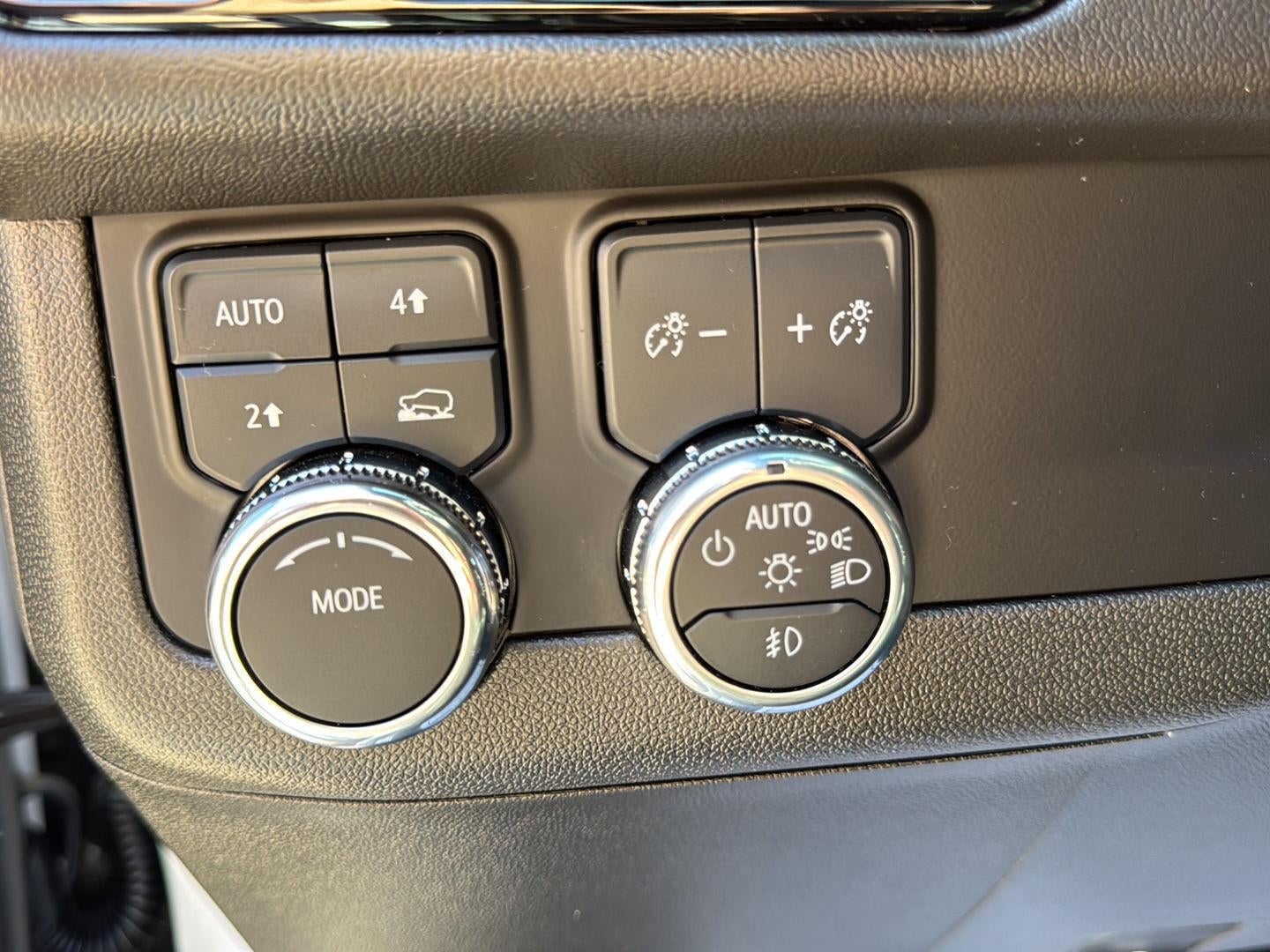 2025 GMC Yukon 4WD Denali