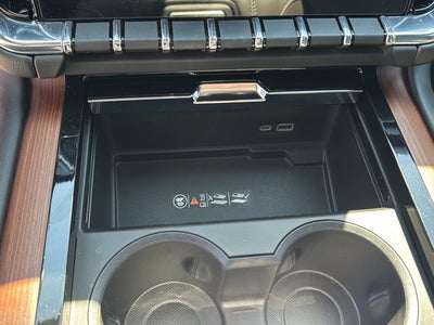 2025 GMC Yukon 4WD Denali