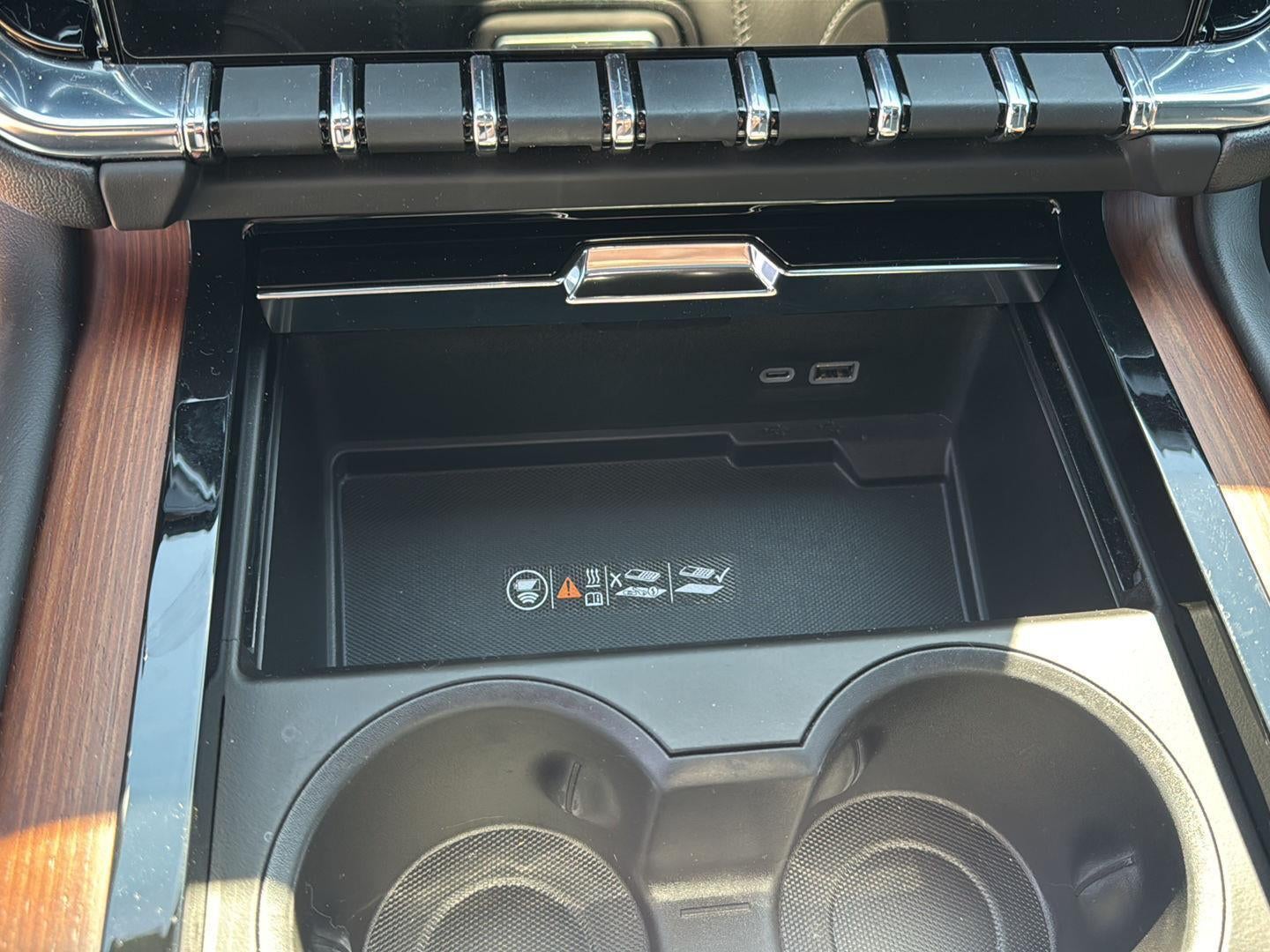 2025 GMC Yukon 4WD Denali