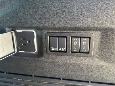 2025 GMC Yukon 4WD Denali