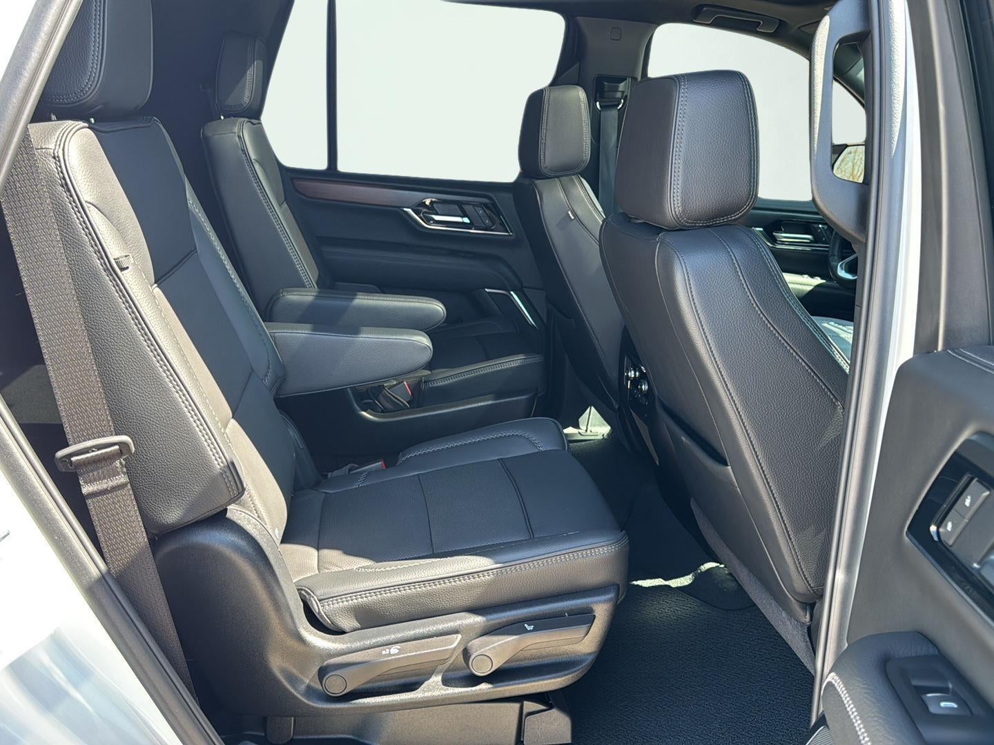 2025 GMC Yukon 4WD Denali