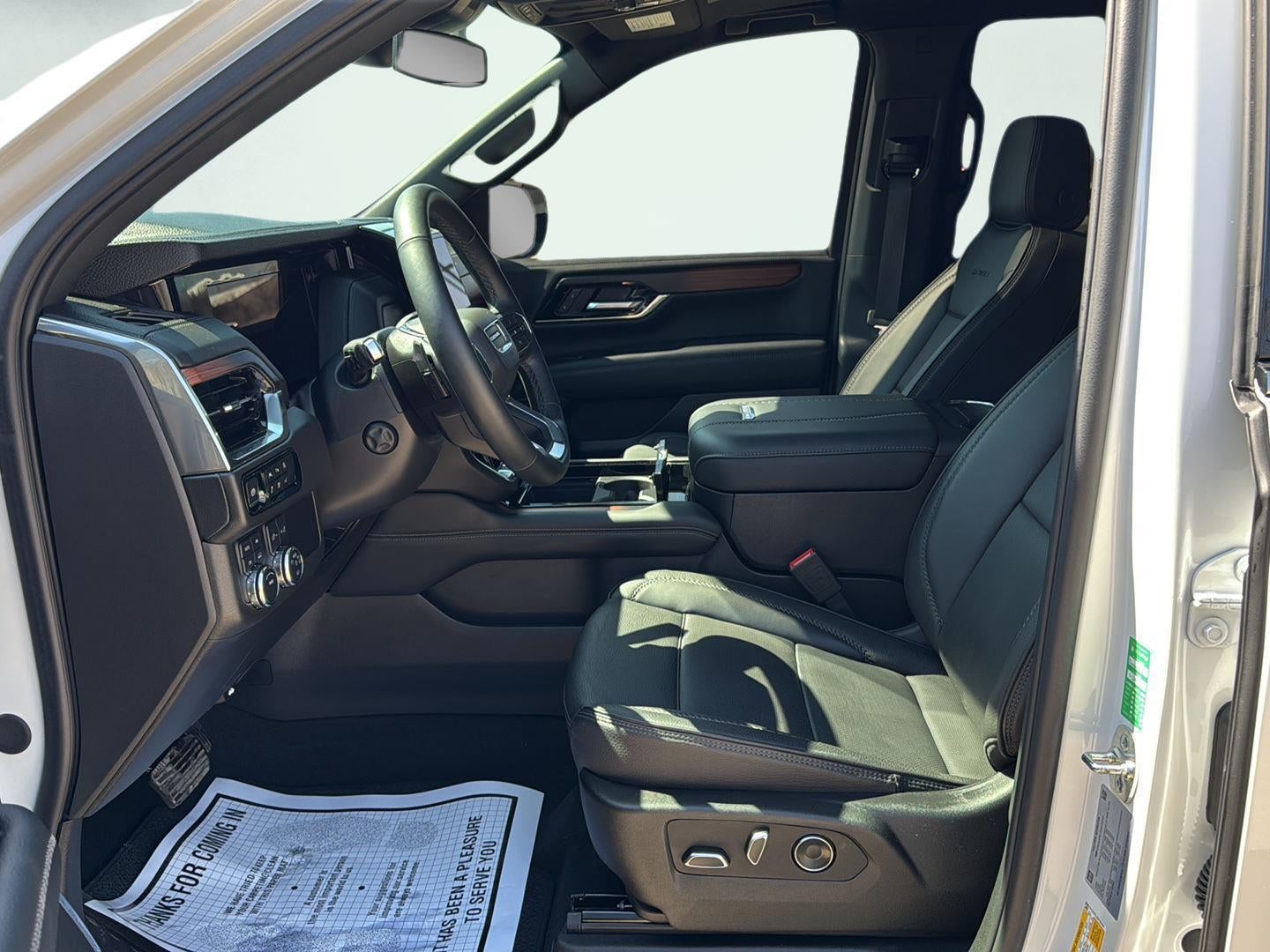 2025 GMC Yukon 4WD Denali