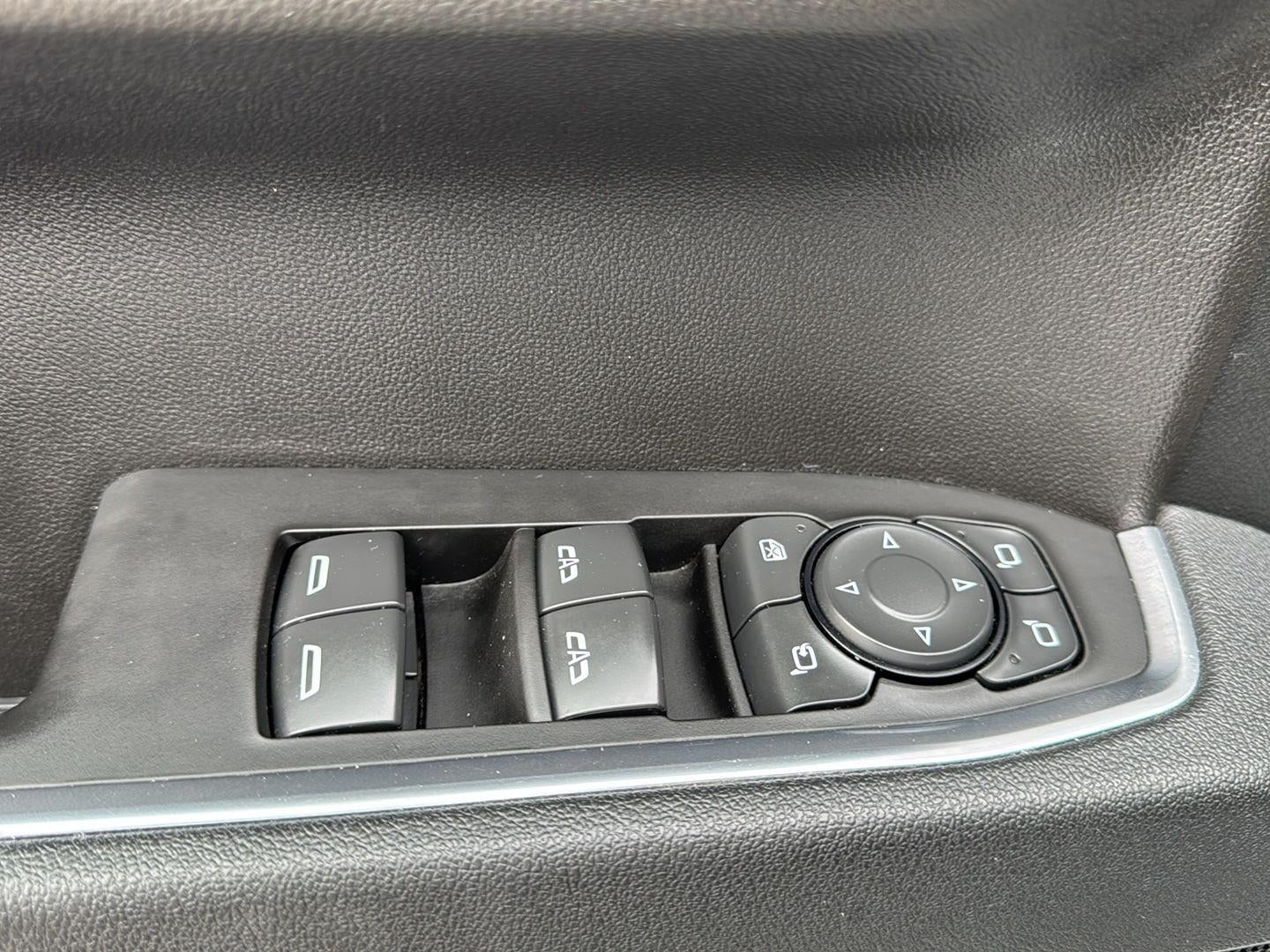 2025 GMC Sierra 1500 4WD Crew Cab Short Box SLT