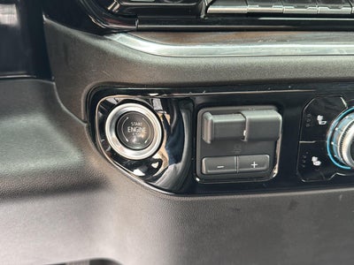 2025 GMC Sierra 1500 4WD Crew Cab Short Box SLT