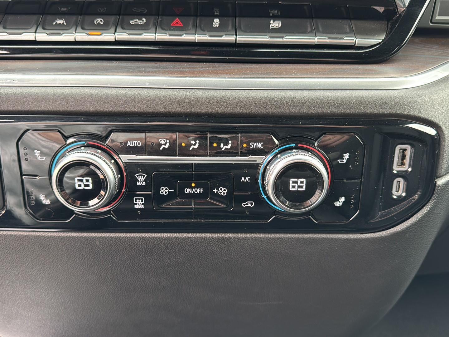 2025 GMC Sierra 1500 4WD Crew Cab Short Box SLT