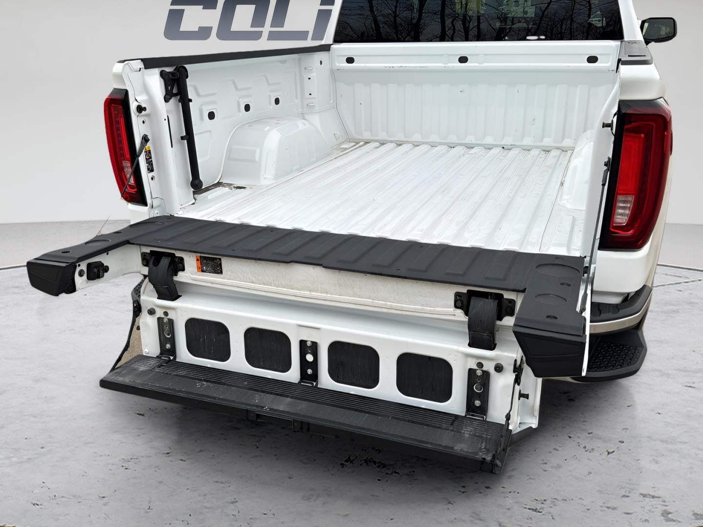 2025 GMC Sierra 1500 4WD Crew Cab Short Box SLT