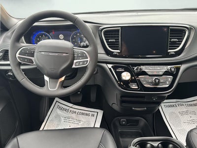 2027 Chrysler Pacifica PACIFICA SELECT