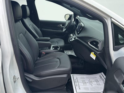 2027 Chrysler Pacifica PACIFICA SELECT