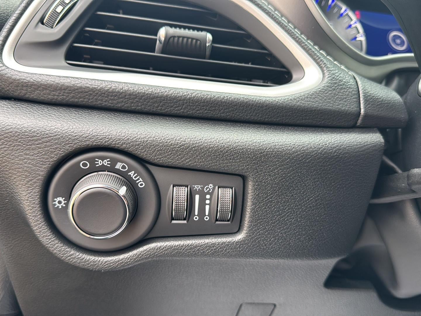 2027 Chrysler Pacifica PACIFICA SELECT