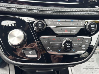 2027 Chrysler Pacifica PACIFICA SELECT