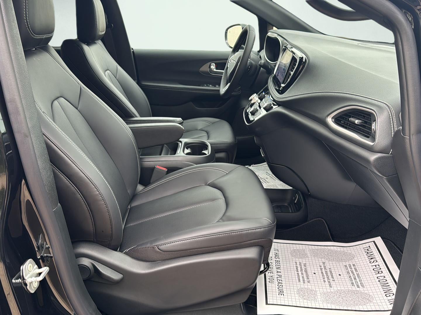 2027 Chrysler Pacifica PACIFICA SELECT