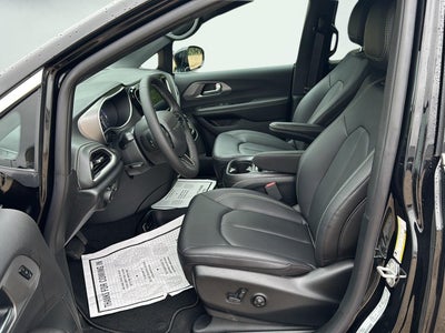 2027 Chrysler Pacifica PACIFICA SELECT