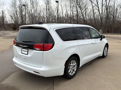 2023 Chrysler Voyager LX