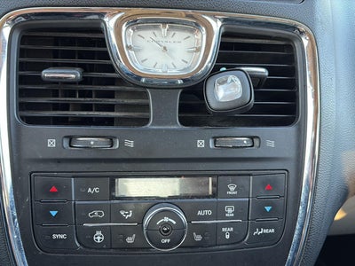 2015 Chrysler Town & Country Limited Platinum