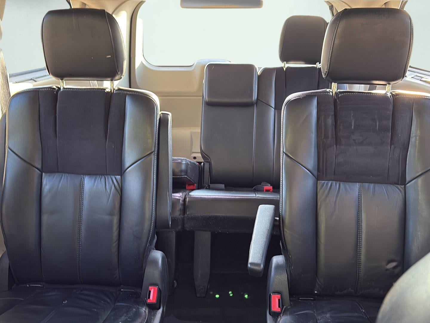 2015 Chrysler Town & Country Limited Platinum