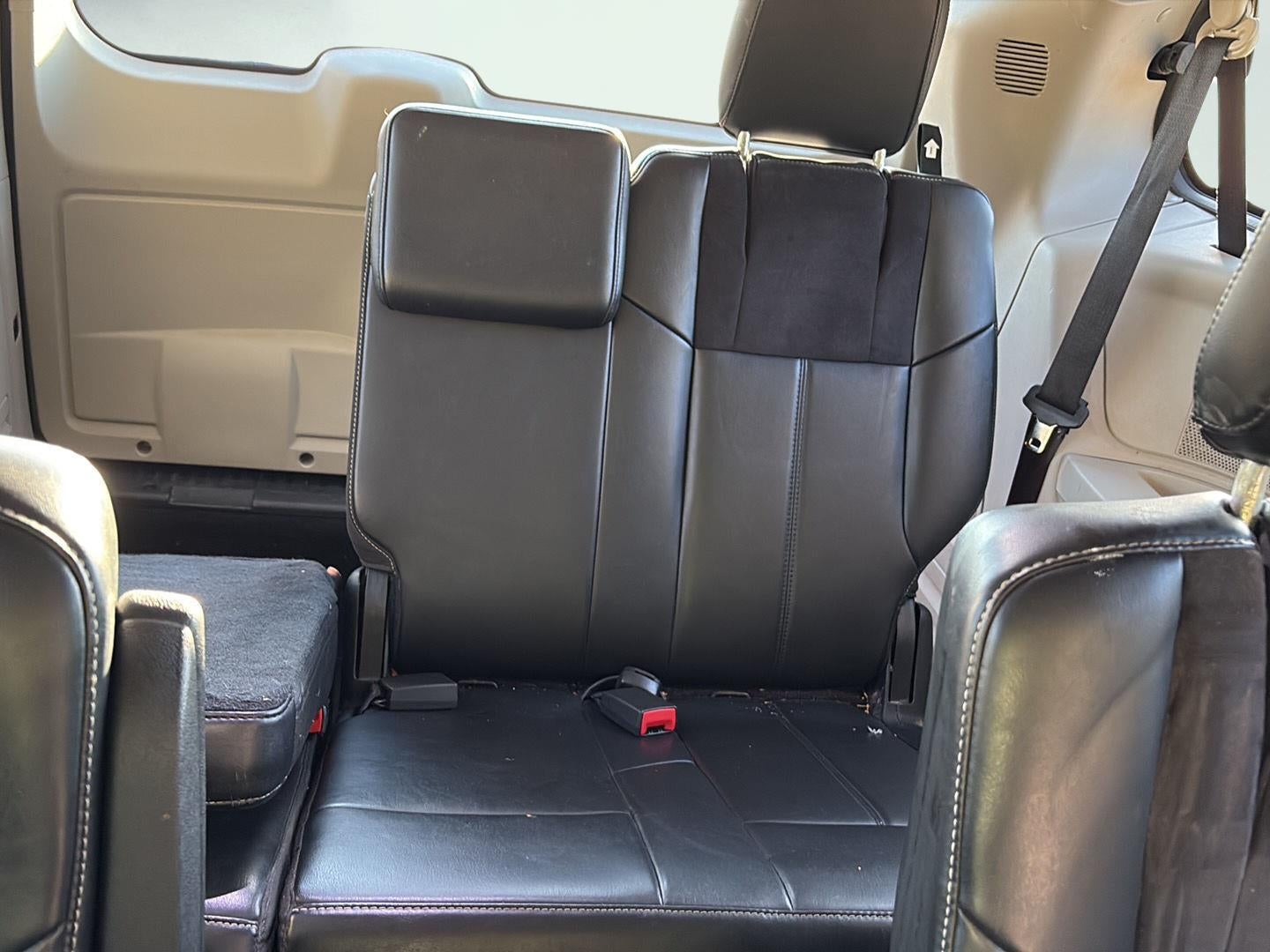 2015 Chrysler Town & Country Limited Platinum