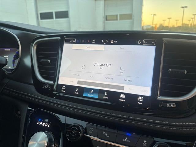 2026 Chrysler Pacifica PACIFICA SELECT AWD